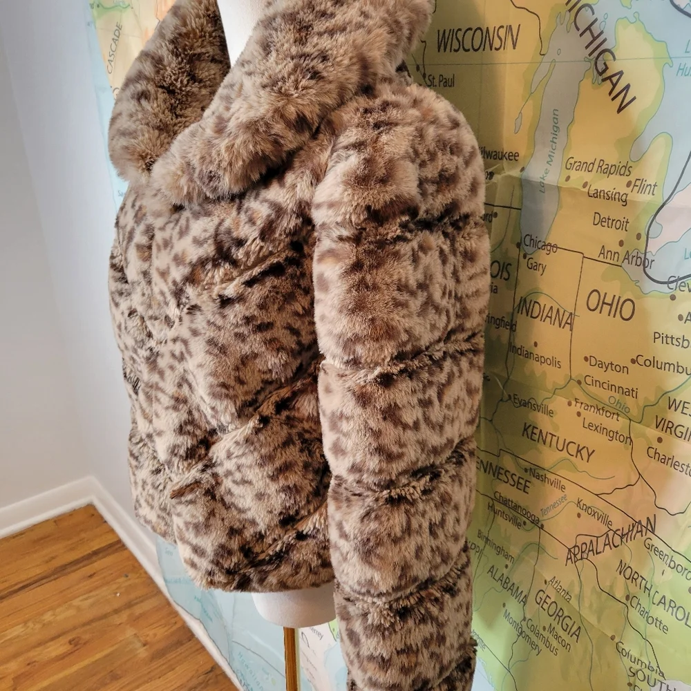 Sofia by Sofia Vergara Faux Fur Leopard Print Bomber Jacket Size S - Picture 3 of 16
